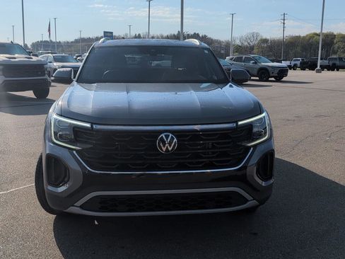 Used 2024 Volkswagen Atlas Cross Sport SE w/ Panoramic Sunroof Package AWD/4WD image 12