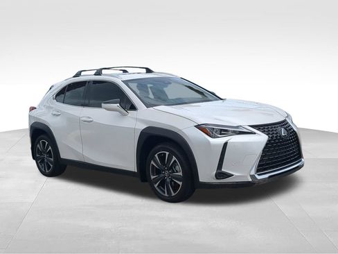 Used 2022 Lexus UX 200 w/ Accessory Package (Z2) FWD image 2