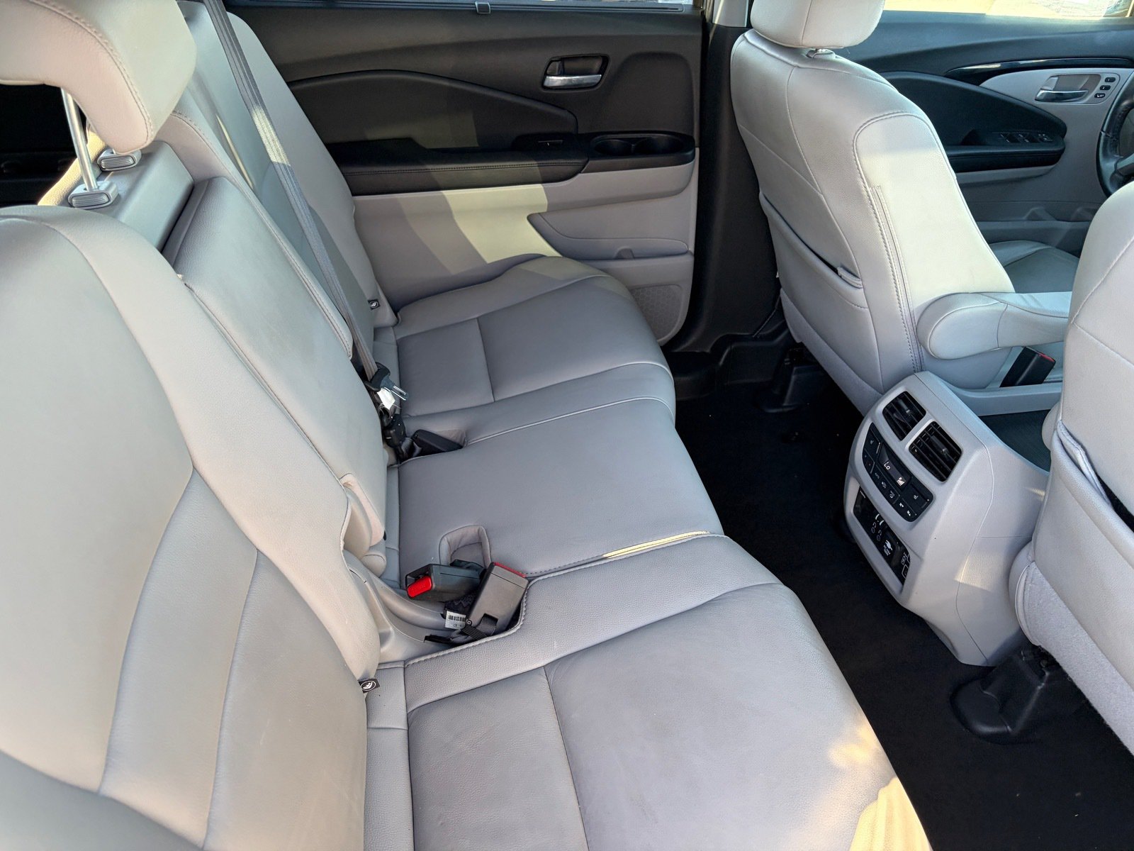 Used 2021 Honda Pilot Touring image 12