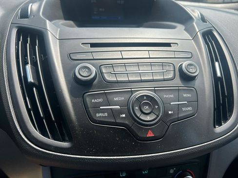 Used 2017 Ford Escape SE w/ SE Cold Weather Package FWD image 12