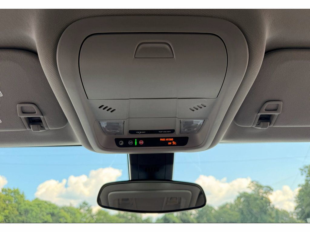 Used 2024 Chevrolet Equinox LT FWD image 11
