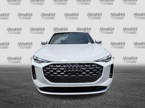 Certified 2025 Audi Q5 Premium w/ Convenience Package AWD/4WD image 3