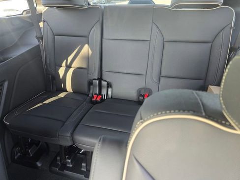 New 2026 GMC Yukon Elevation image 9