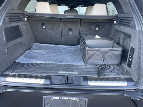 Used 2024 Land Rover Range Rover Sport SV image 25