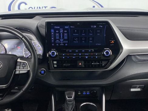 Used 2022 Toyota Highlander Platinum image 16