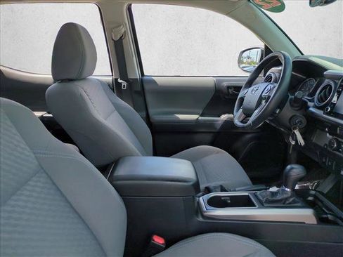 Used 2022 Toyota Tacoma SR5 w/ Technology Package image 19