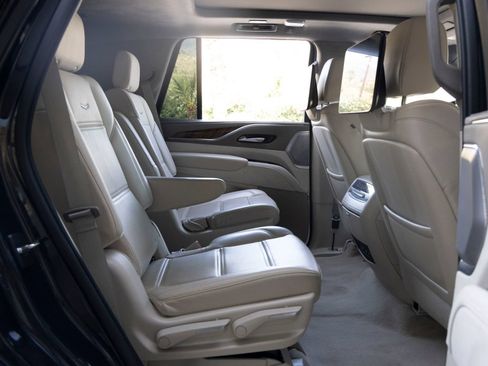 Used 2023 Cadillac Escalade Sport Platinum AWD/4WD image 24