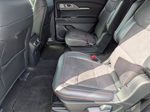 Certified 2025 Ford Explorer ST RWD image 18