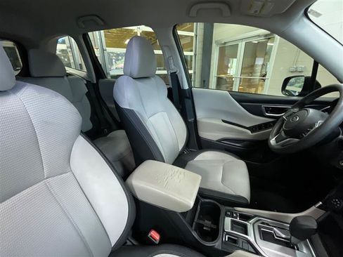Used 2022 Subaru Forester AWD/4WD image 32
