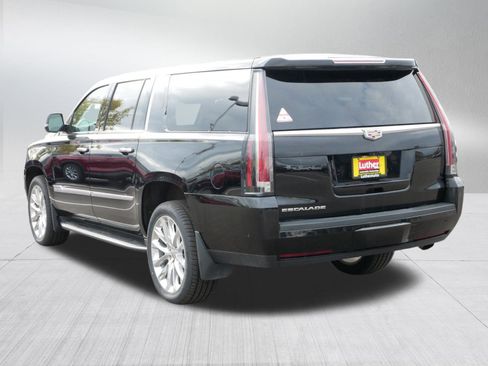 Used 2019 Cadillac Escalade ESV Premium Luxury image 5