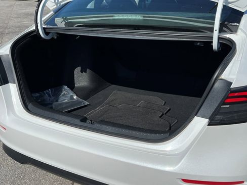 Used 2023 Honda Accord LX image 19