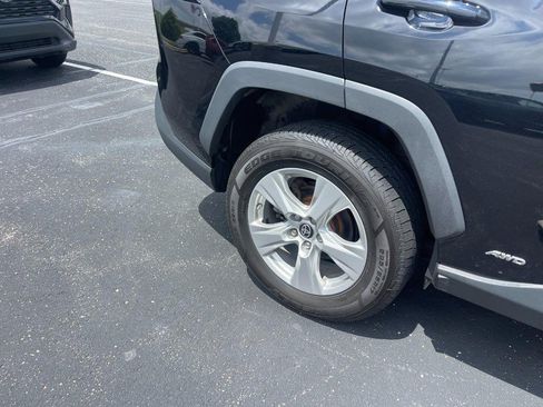 Used 2021 Toyota RAV4 LE AWD/4WD image 8