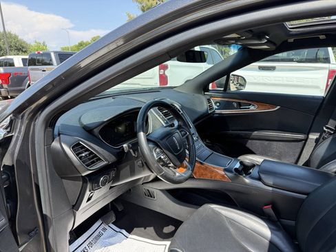 Used 2020 Lincoln Nautilus Reserve FWD image 6