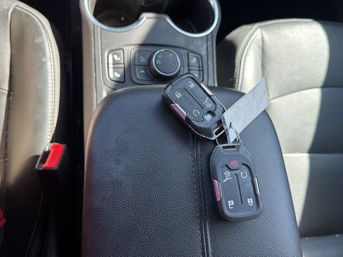 Used 2023 GMC Terrain SLT FWD image 22
