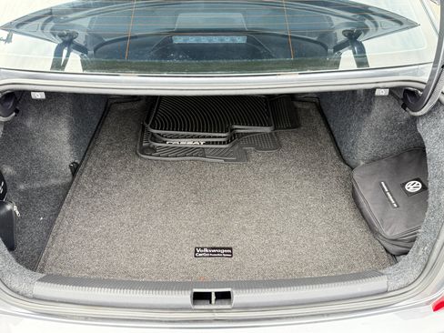 Used 2018 Volkswagen Passat 2.0T SE image 31