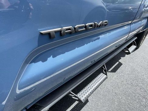 Used 2019 Toyota Tacoma TRD Sport image 6