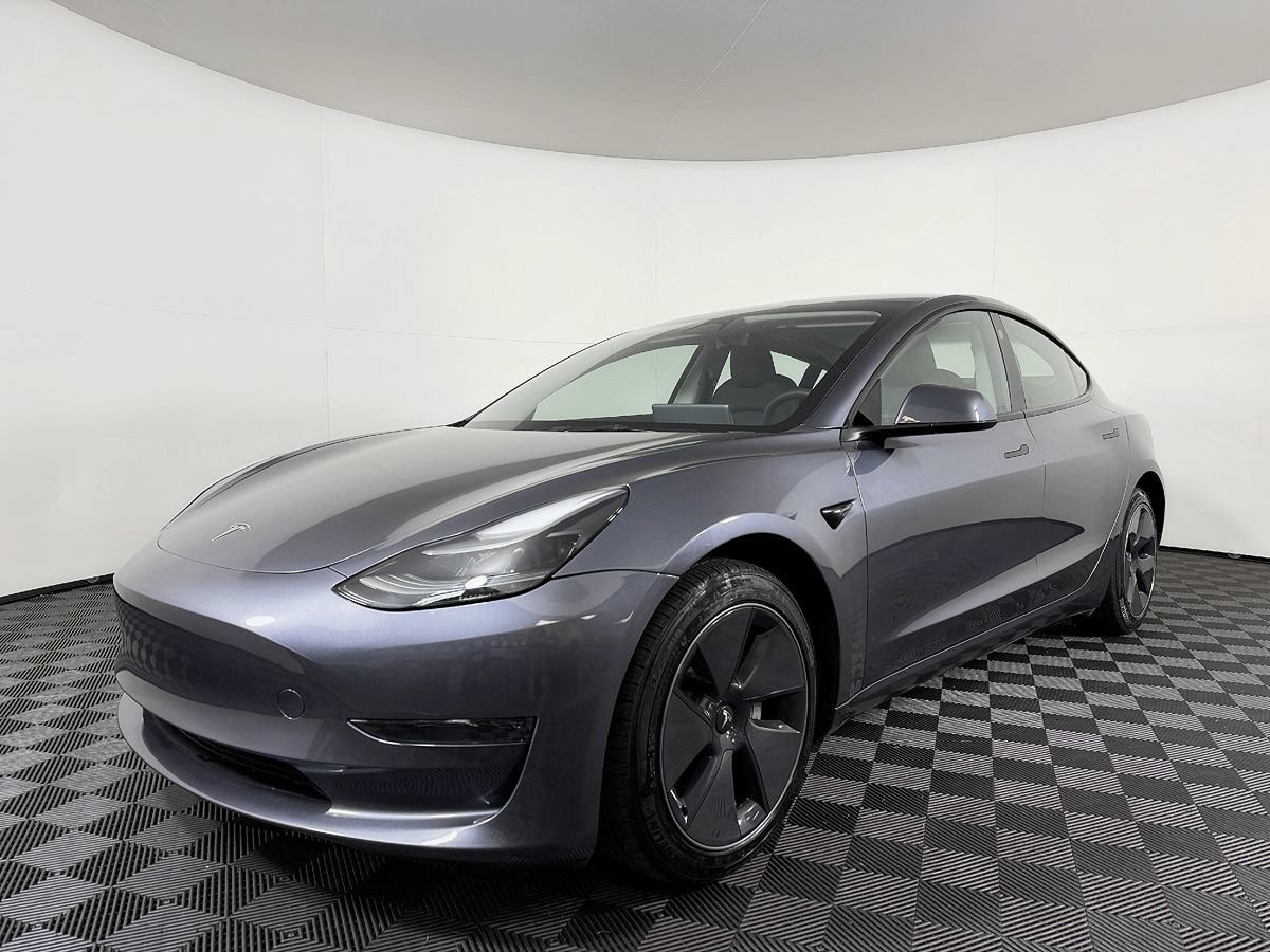 Used 2023 Tesla Model 3 Standard Range RWD image 2