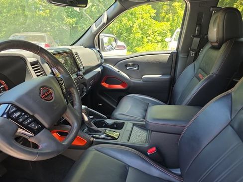 Used 2023 Nissan Frontier Pro-X w/ Pro-X Premium Package RWD image 11