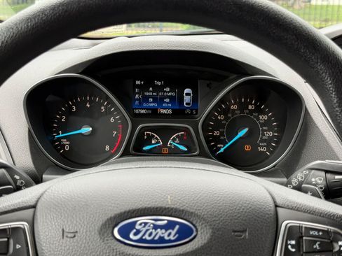Used 2017 Ford Escape SE FWD image 12
