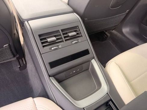 Used 2024 Porsche Panamera RWD image 10
