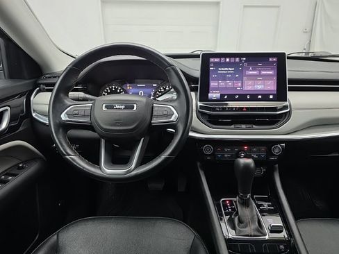 Used 2022 Jeep Compass Limited w/ Sun and Sound Group AWD/4WD image 17