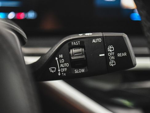 Used 2023 BMW X7 xDrive40i w/ M Sport Package image 27