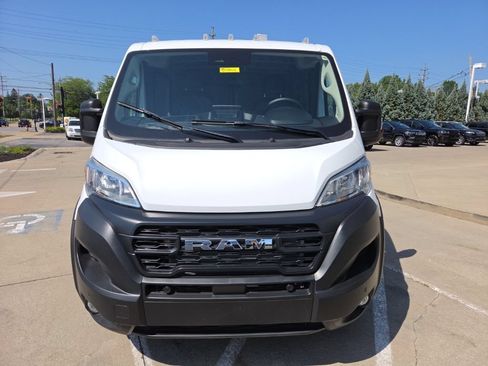 Used 2025 RAM ProMaster 1500 w/ Premium Convenience Group FWD image 4