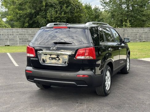 Used 2013 Kia Sorento LX w/ Convenience Pkg FWD image 6
