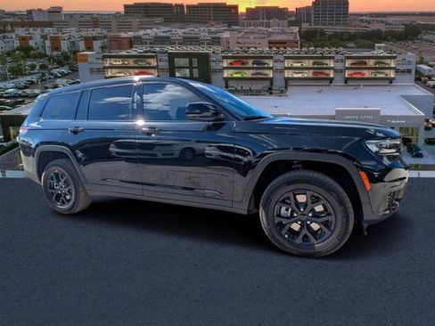 New 2025 Jeep Grand Cherokee L Altitude AWD/4WD image 1