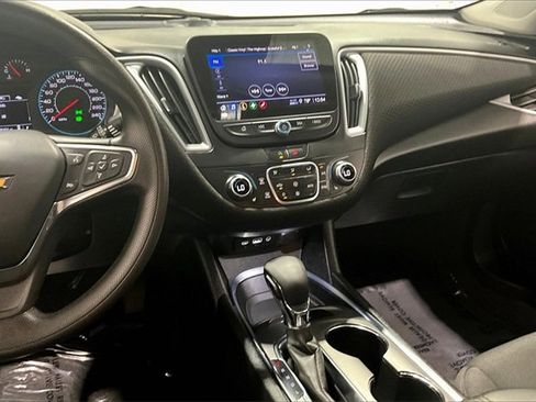 Used 2023 Chevrolet Malibu LT image 9