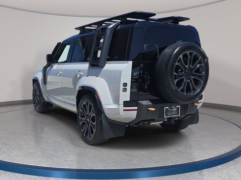 New 2026 Land Rover Defender 110 OCTA AWD/4WD image 7