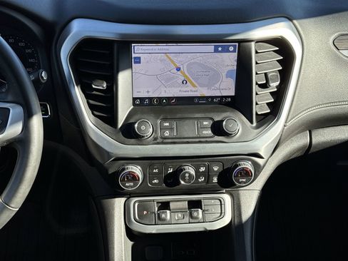 Used 2023 GMC Acadia SLT image 29