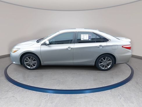 Used 2015 Toyota Camry SE FWD image 8