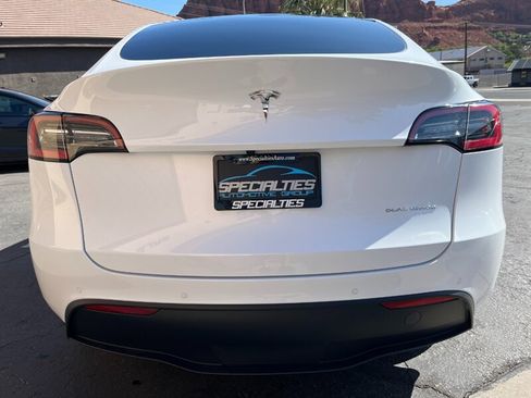 Used 2021 Tesla Model Y Long Range AWD/4WD image 26
