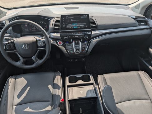 Used 2026 Honda Odyssey Elite image 10
