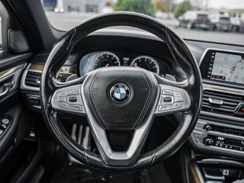 Used 2018 BMW 750i xDrive image 30