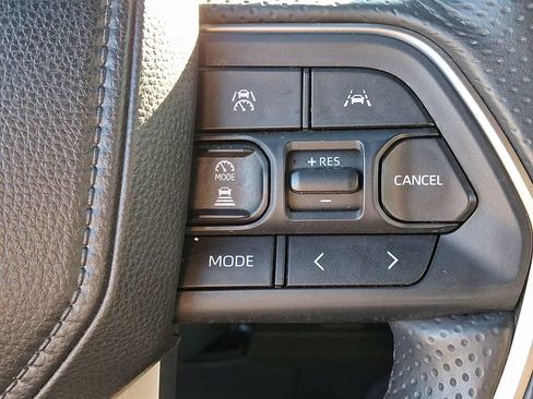 Certified 2025 Toyota 4Runner SR5 AWD/4WD image 25