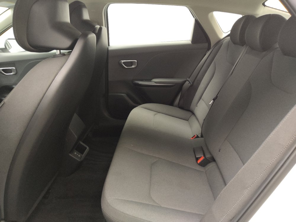 Used 2025 Kia K4 FWD image 18