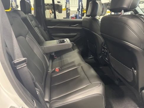 New 2025 Jeep Grand Cherokee Limited w/ Trailer Tow Package image 11