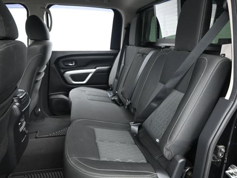 Used 2017 Nissan Titan SV image 12