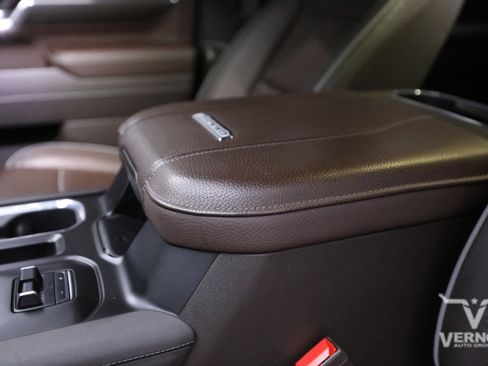 Used 2024 GMC Sierra 2500 Denali w/ Denali Reserve Package image 15