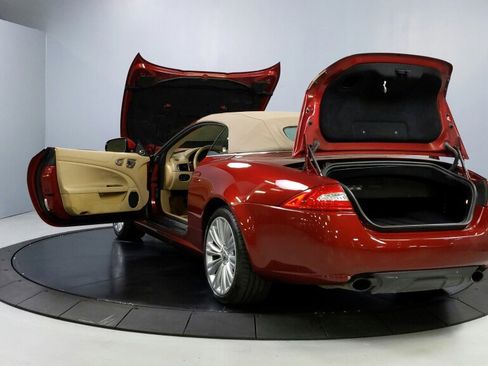 Used 2010 Jaguar XK Convertible image 13