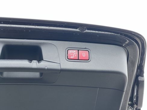 Used 2021 Mercedes-Benz GLC 300 4MATIC image 25