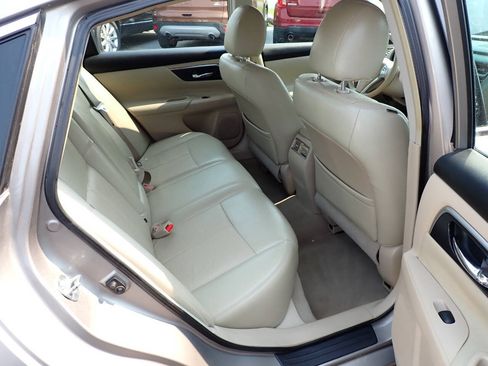 Used 2013 Nissan Altima 2.5 SV FWD image 10