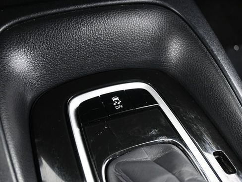 Used 2020 Toyota Corolla LE image 25