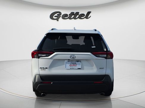 Used 2025 Toyota RAV4 XLE w/ Convenience Package FWD image 6