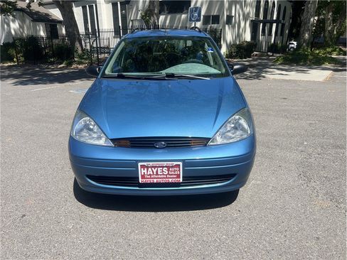 Used 2000 Ford Focus SE FWD image 2