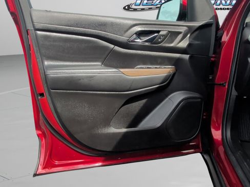 Used 2023 GMC Acadia SLE image 35