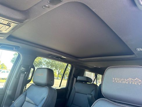 Used 2023 Chevrolet Suburban High Country image 13