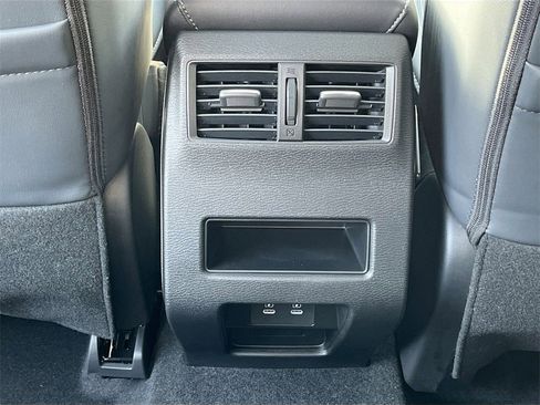 New 2026 Mitsubishi Outlander SE image 33